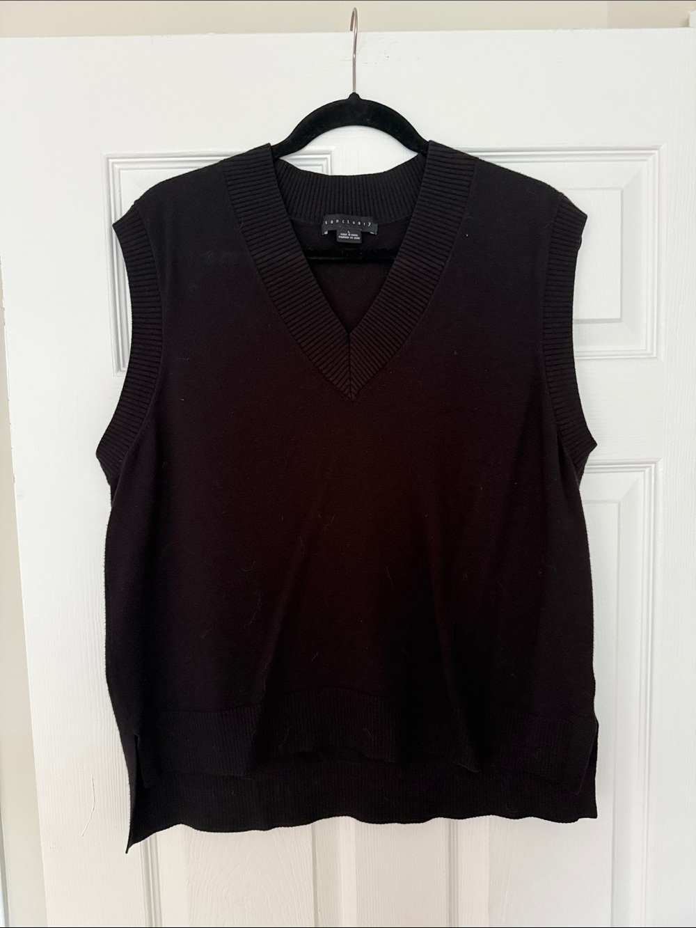 Sanctuary Black V-Neck Sleeveless Sweater Vest